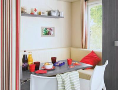 bathroom of the duo cottage of the roseraie campsite