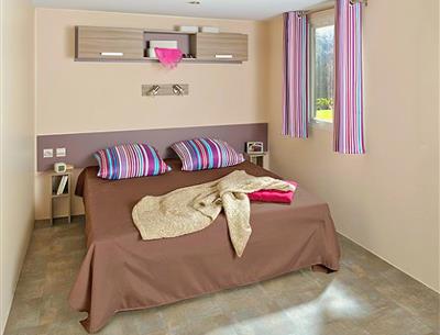 Bedroom- Mobile home family 6 people Camping La Roseraie La Baule