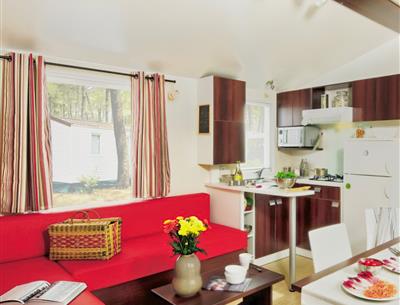 living room Kitchen - Mobile home family 6 people Camping La Roseraie La Baule