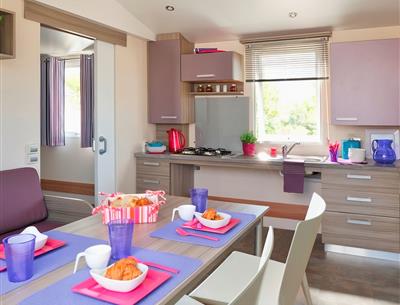 Overview Cottage Life 4/5 people - 32m² Camping La Roseraie